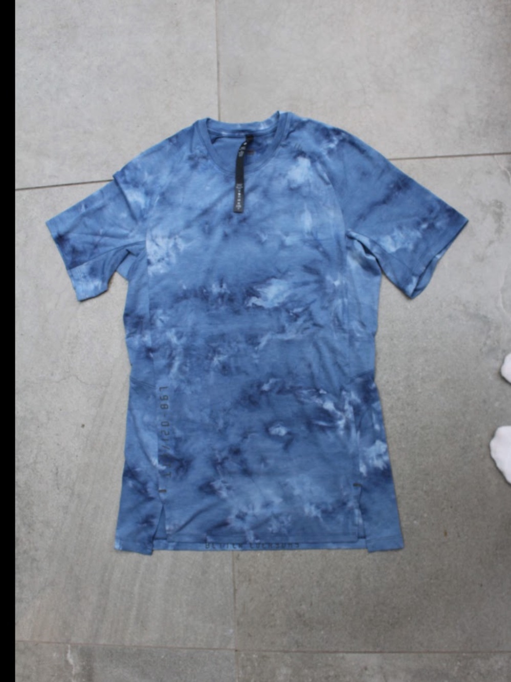 Lululemon Always Agile Short Sleeve size XS Men's Shirt Blue Tie-Dye - Picture 2 of 8